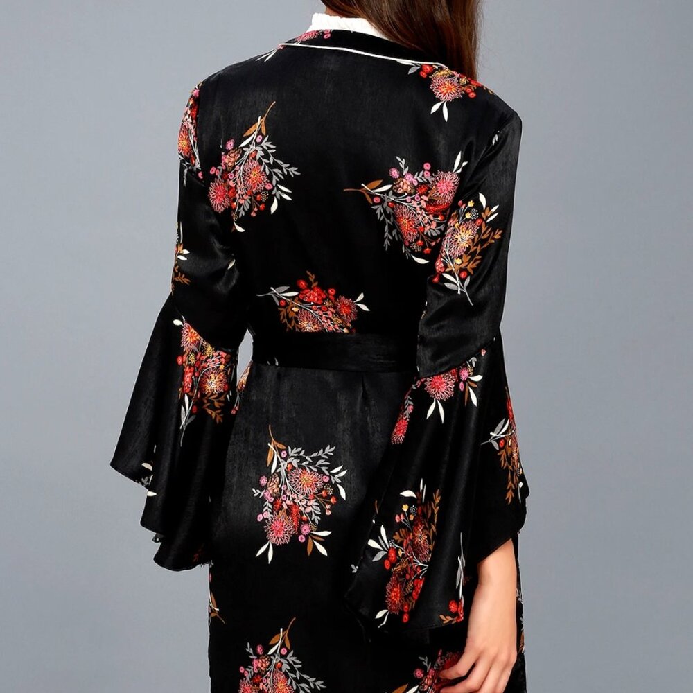 Adeena Black Floral Print Satin Bell Sleeve Kimono